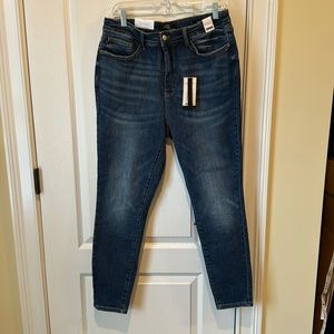 Judy Blue skinny fit *tummy control*